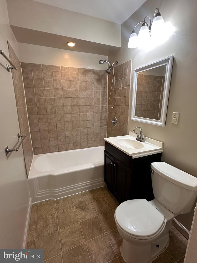 1913 Rosedale St Ne #1 Property Photo 7