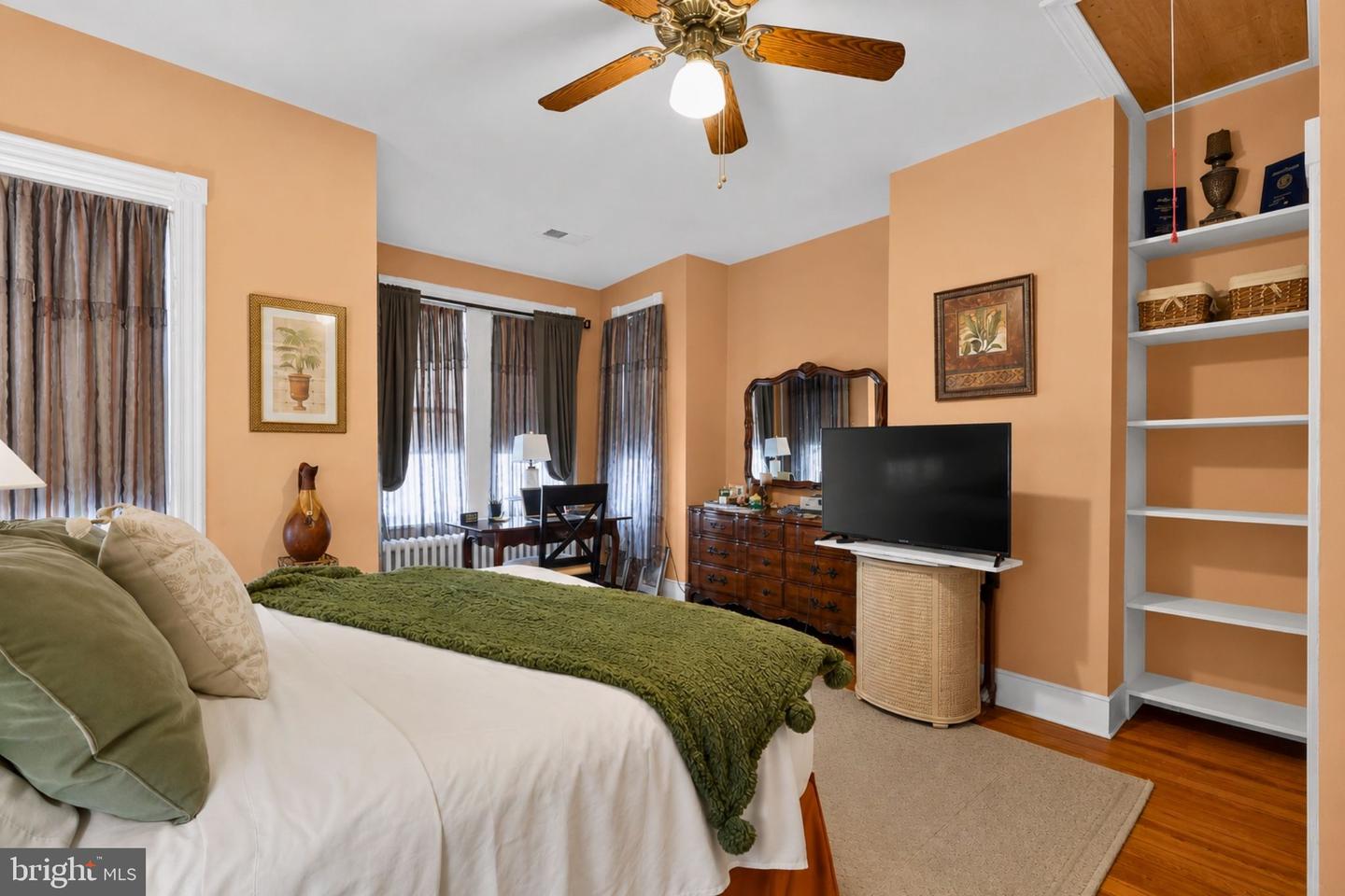 1219 Linden Pl Ne Property Photo 17