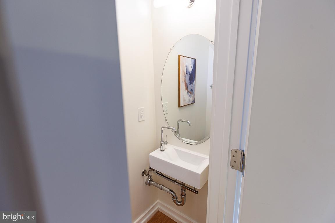 1034 Otis St Ne #101 Property Photo 16