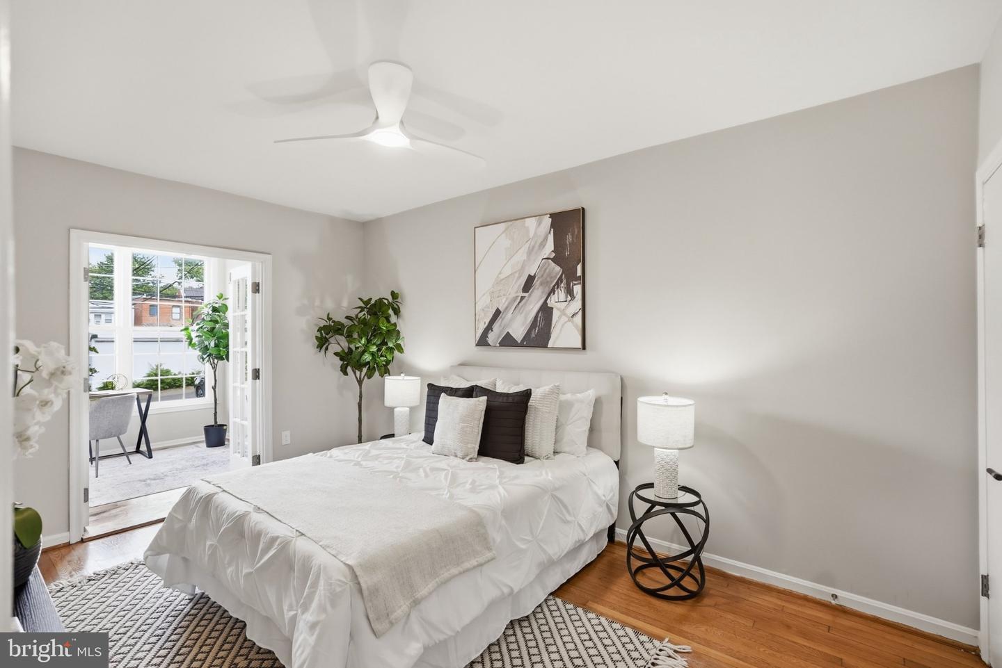 941 RANDOLPH ST NW #B Property Photo 1