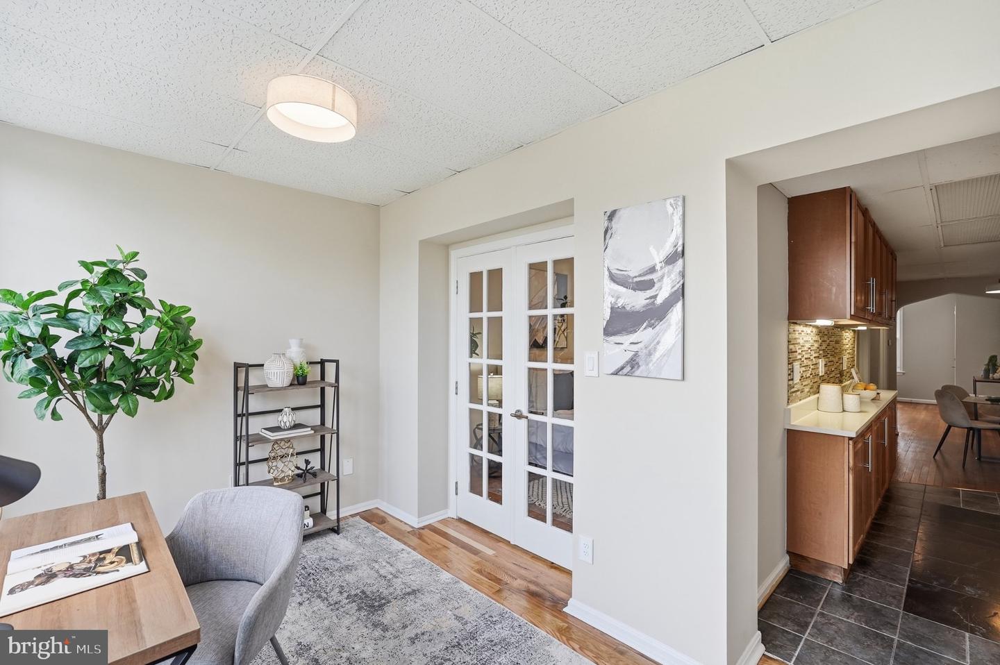 941 Randolph St Nw #b Property Photo 6