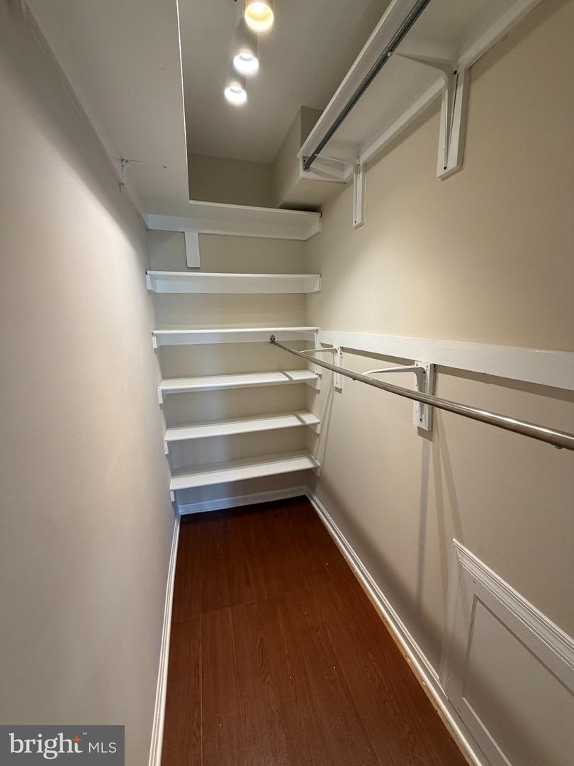 941 Randolph St Nw #b Property Photo 9