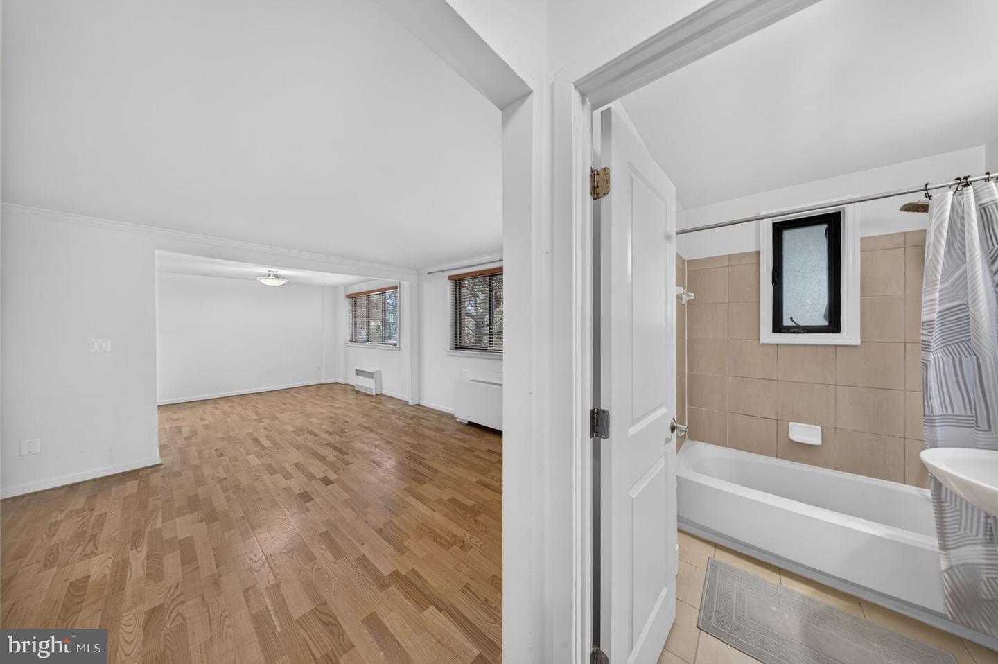 2725 39th St Nw #201 Property Photo 23