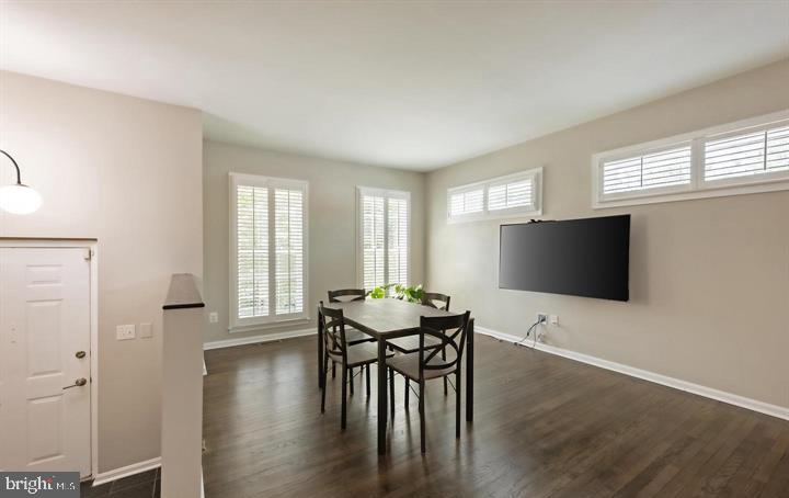 2317 37th St Nw #upper Property Photo 5
