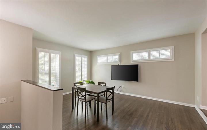2317 37th St Nw #upper Property Photo 9