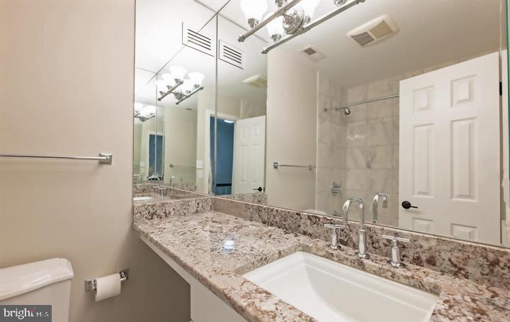 2317 37th St Nw #upper Property Photo 35