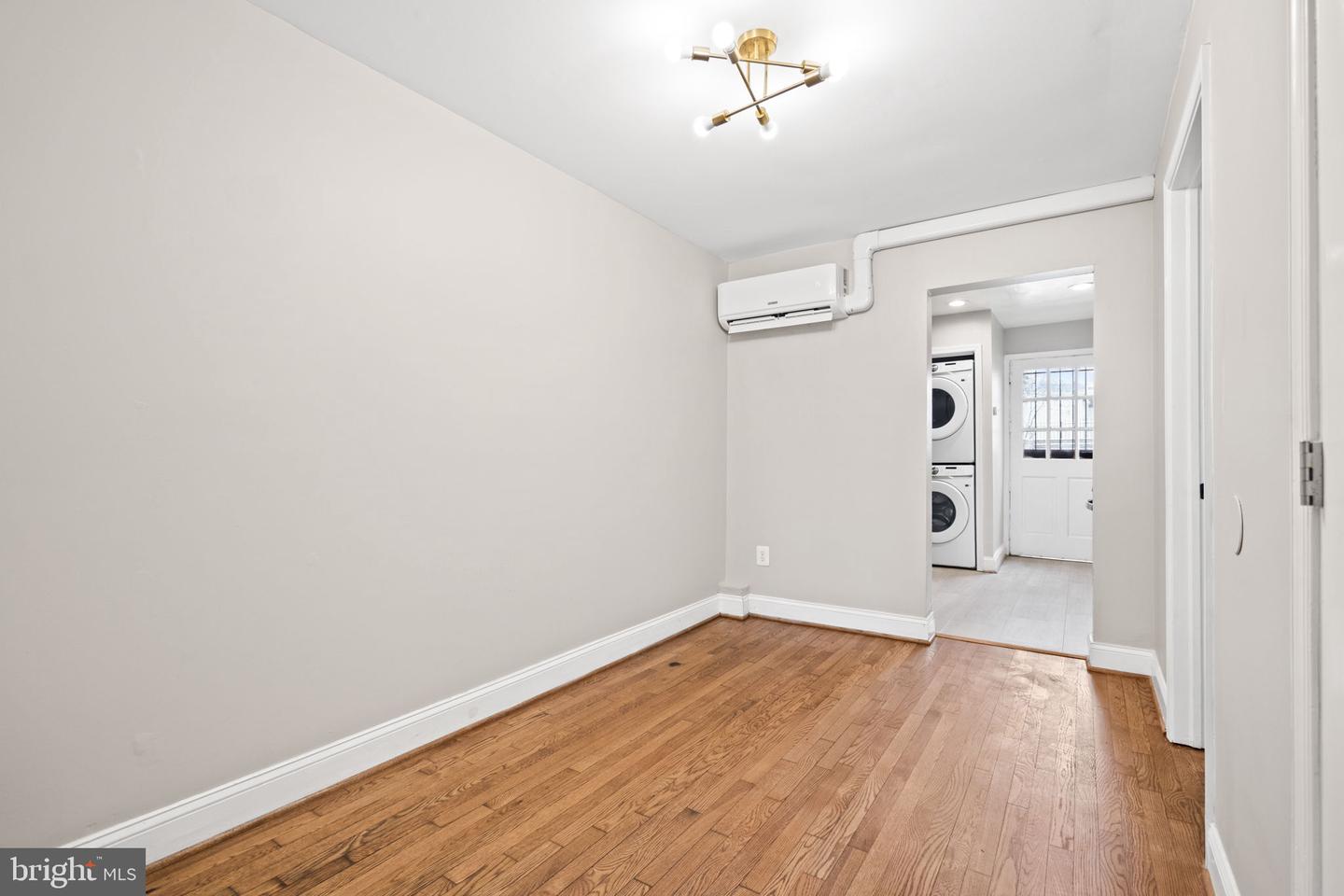 1848 Capitol Ave Ne Property Photo 7