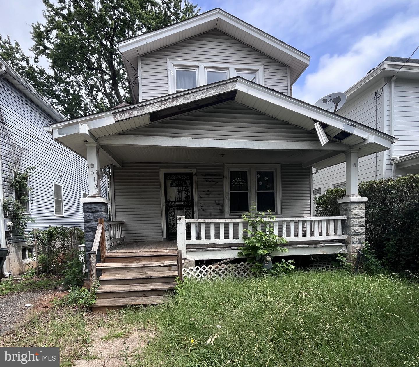 1016 JACKSON ST NE Property Photo 1