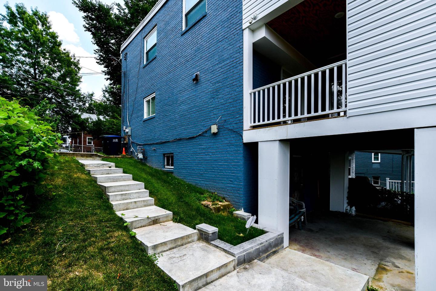 531 Hilltop Ter Se Property Photo 5