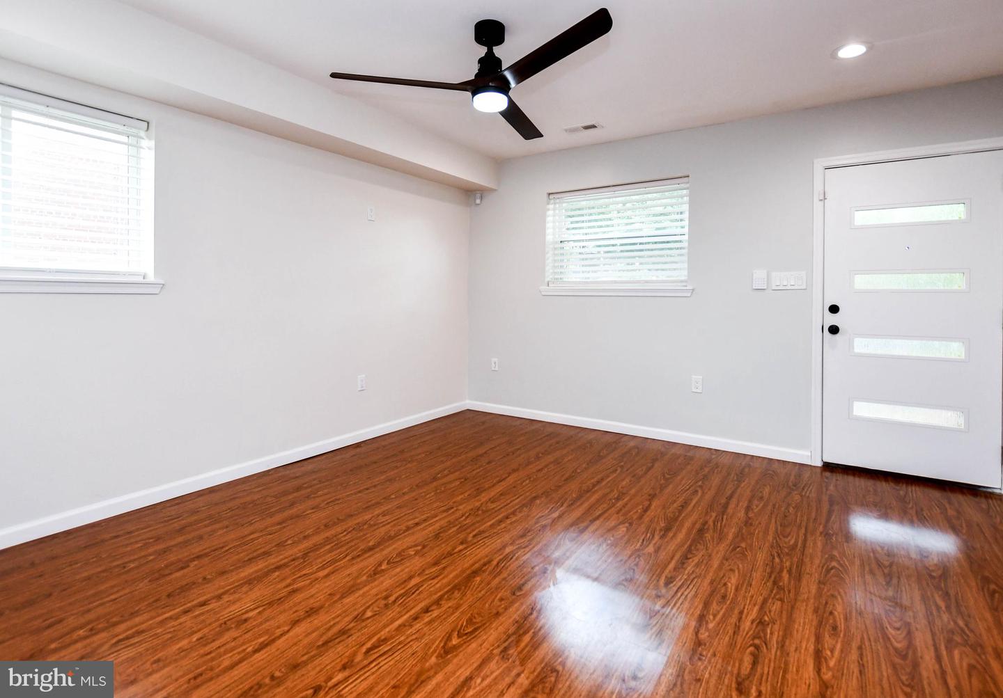 531 Hilltop Ter Se Property Photo 6