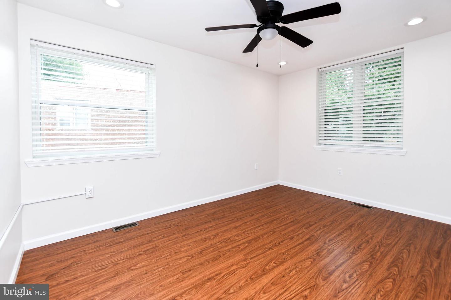 531 Hilltop Ter Se Property Photo 21