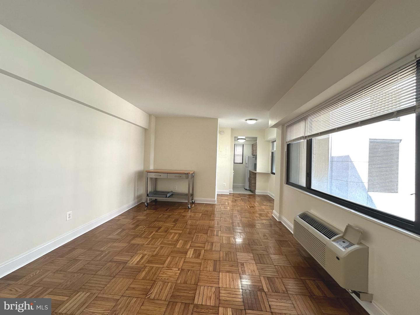 2141 I St Nw #412 Property Photo 2