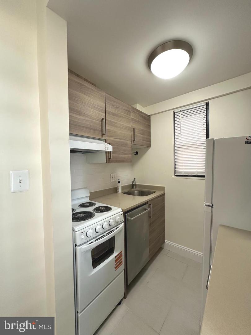 2141 I St Nw #412 Property Photo 4