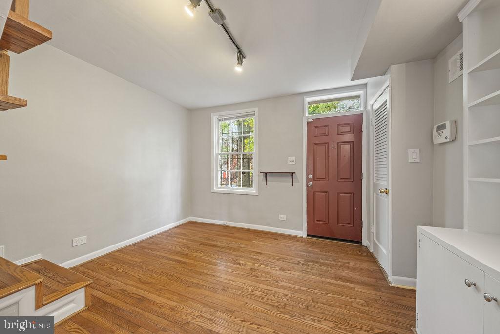1124 C St Ne Property Photo 3