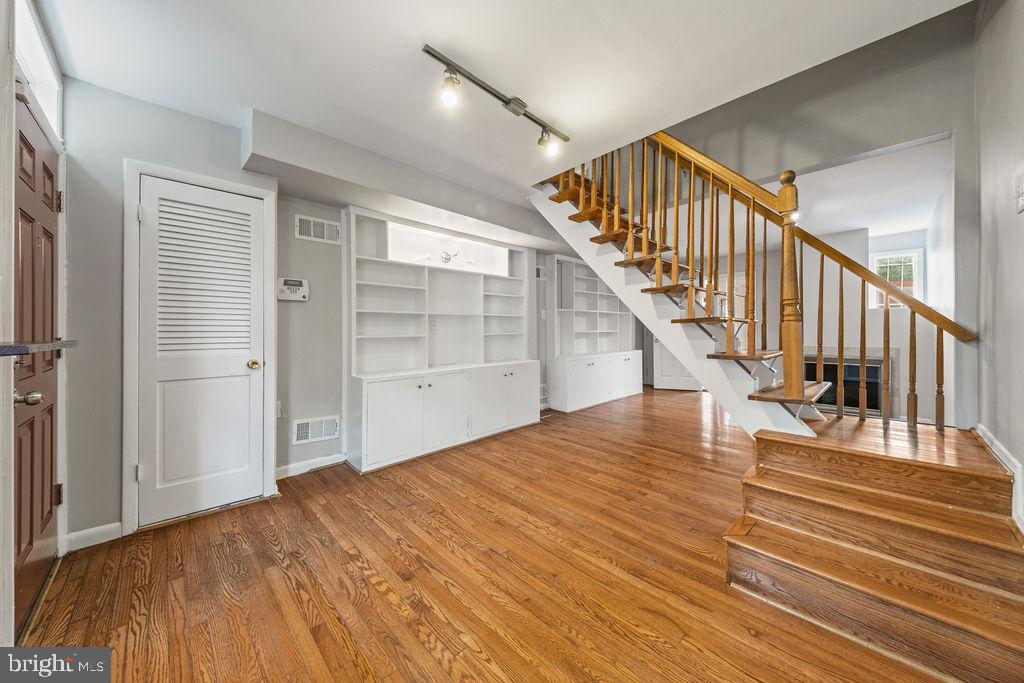 1124 C St Ne Property Photo 4