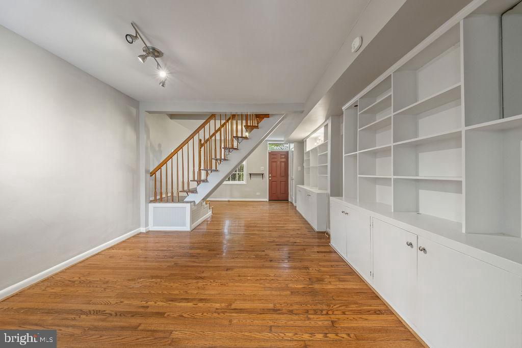 1124 C St Ne Property Photo 6