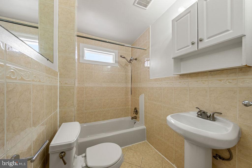 1124 C St Ne Property Photo 16