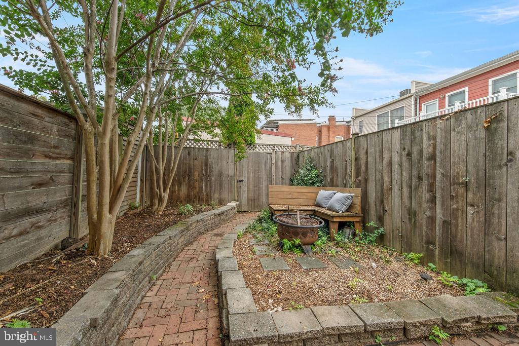 1124 C St Ne Property Photo 21