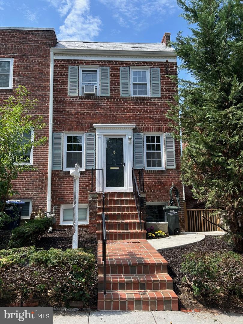 2036 TUNLAW RD NW Property Photo 1