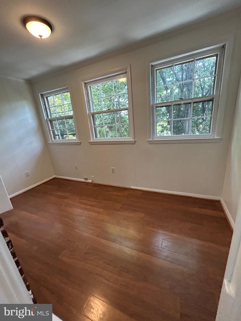 2036 Tunlaw Rd Nw Property Photo 5