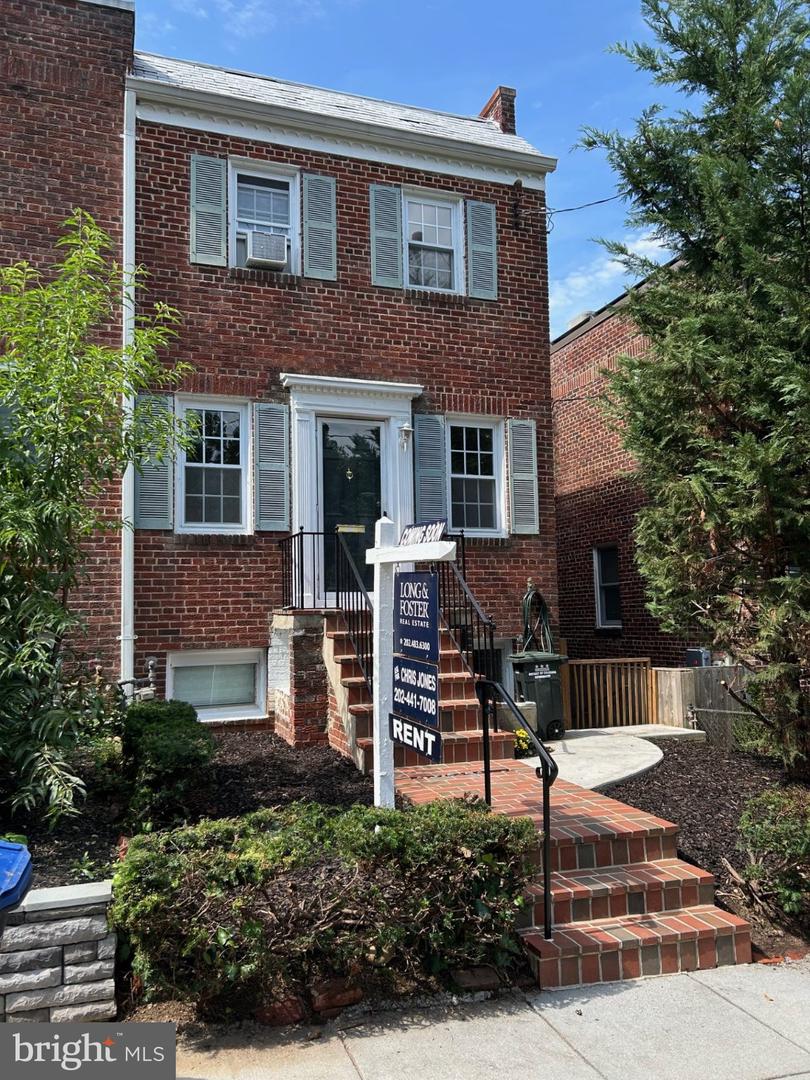 2036 Tunlaw Rd Nw Property Photo 19