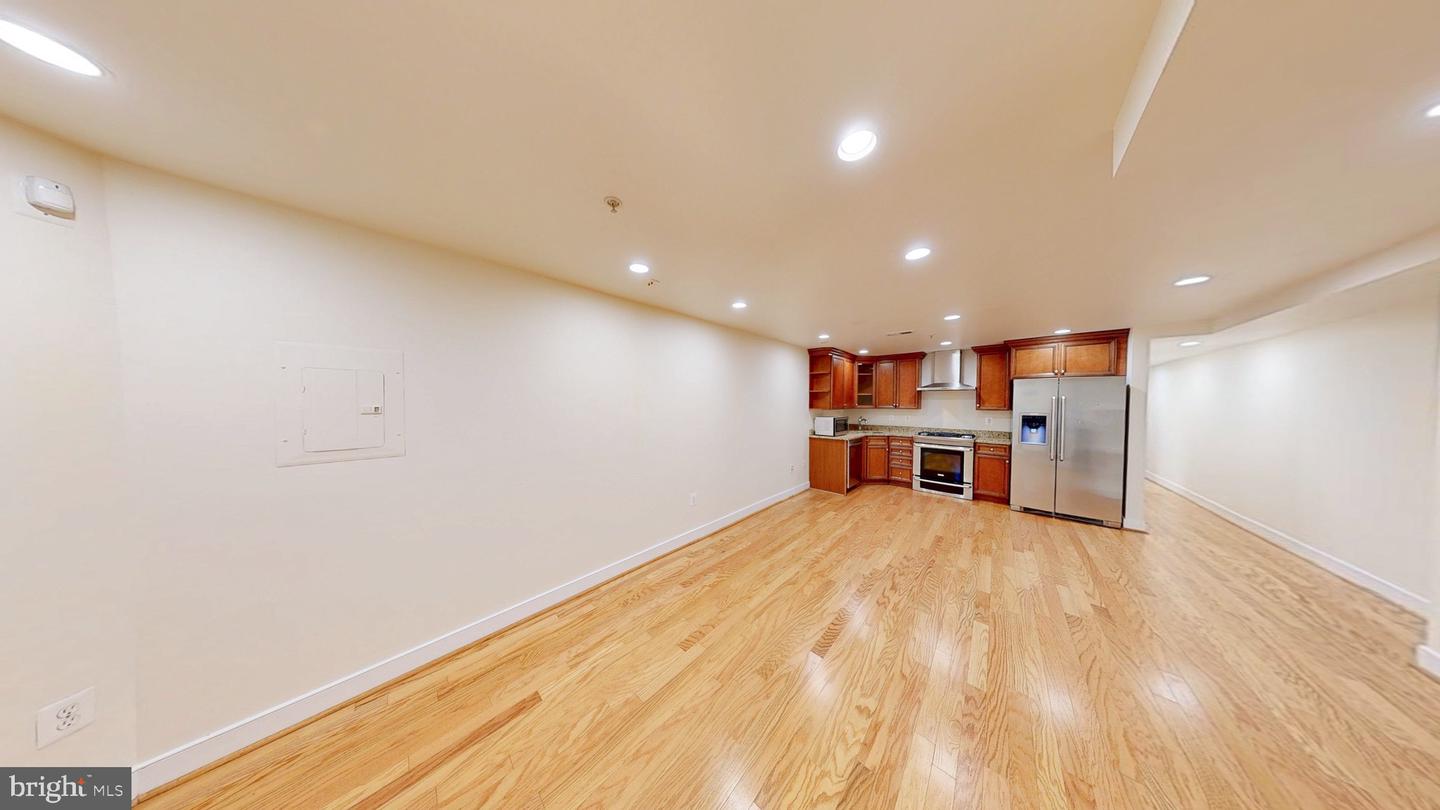 1462 Harvard St Nw #1 Property Photo 4
