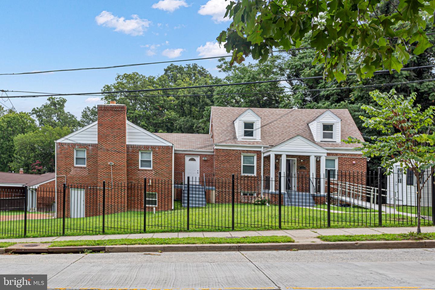 922 RIDGE RD SE