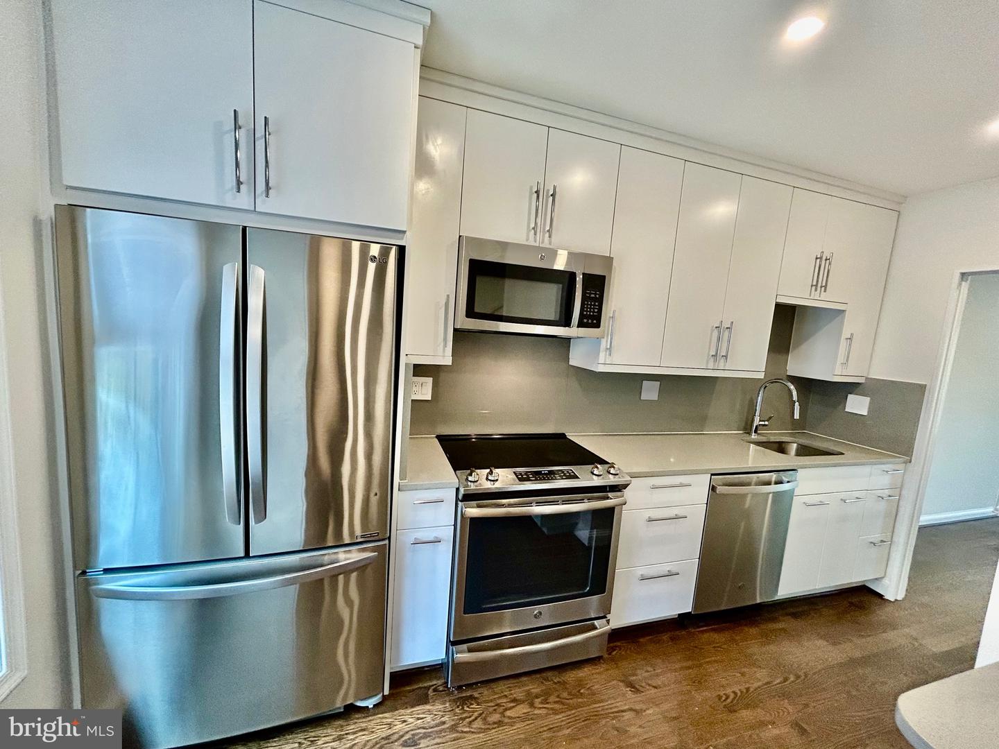 1604 Beekman Pl Nw #a Property Photo 4