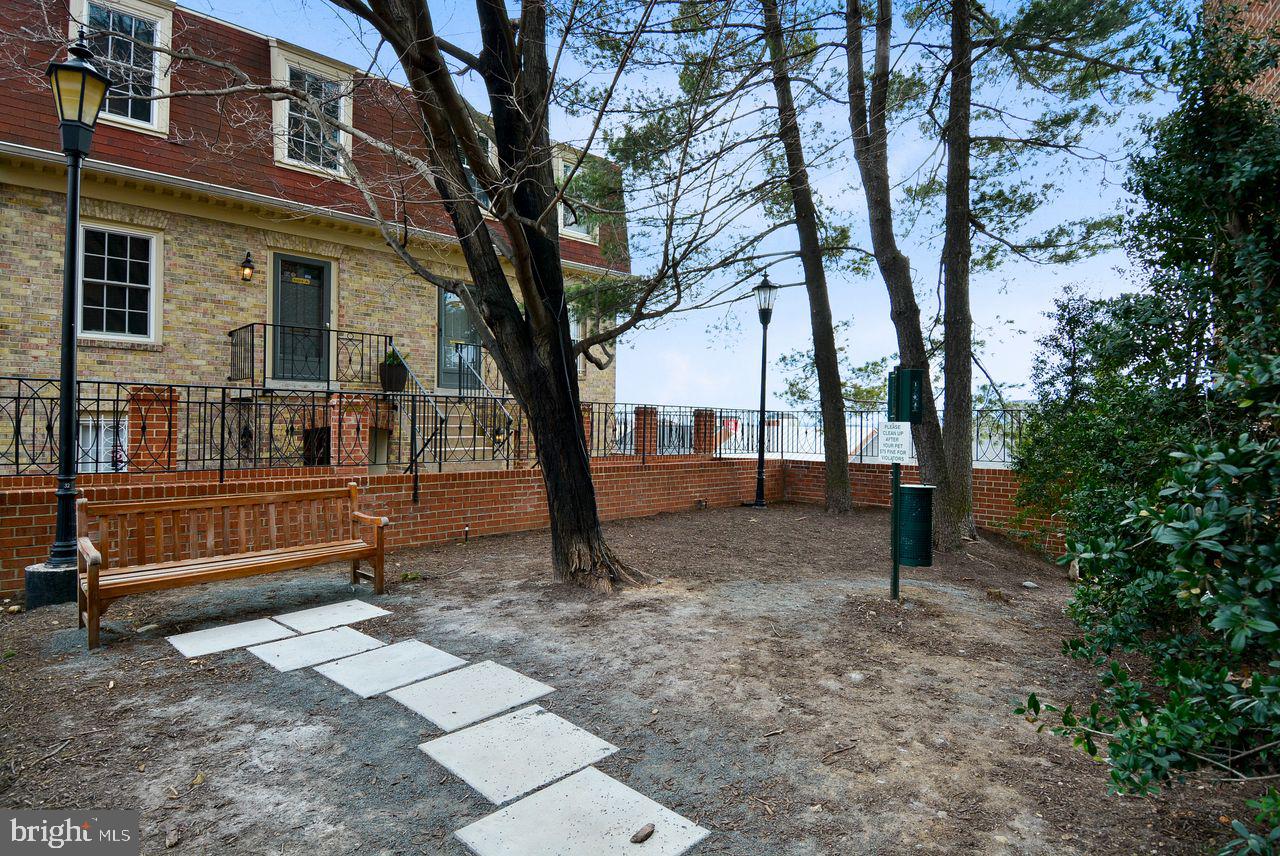 1604 Beekman Pl Nw #a Property Photo 44