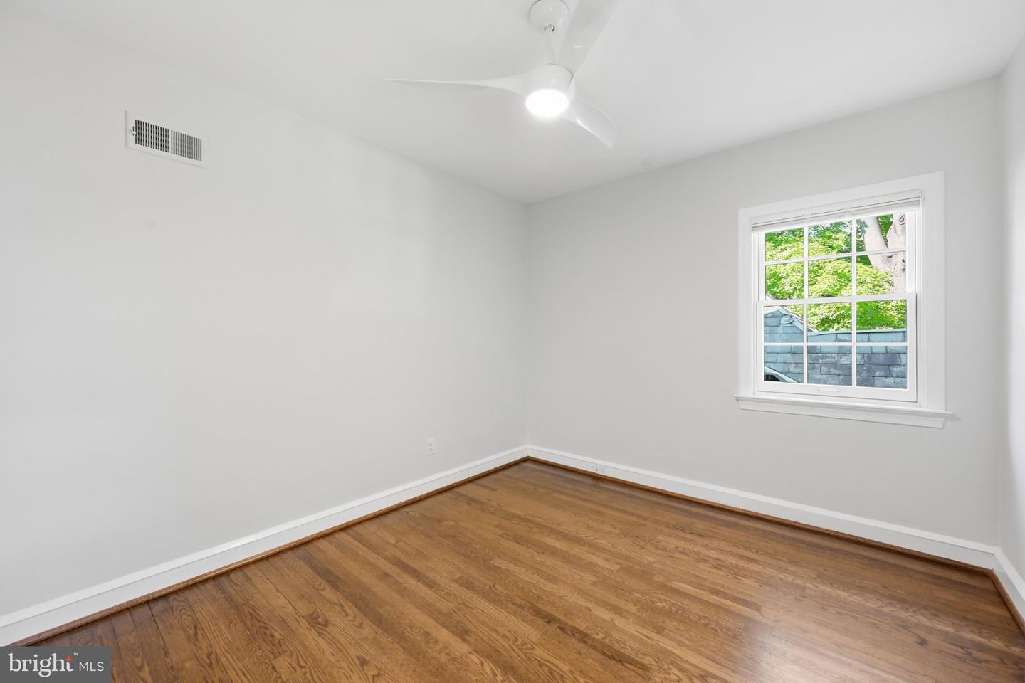 3155 Upland Ter Nw Property Photo 18