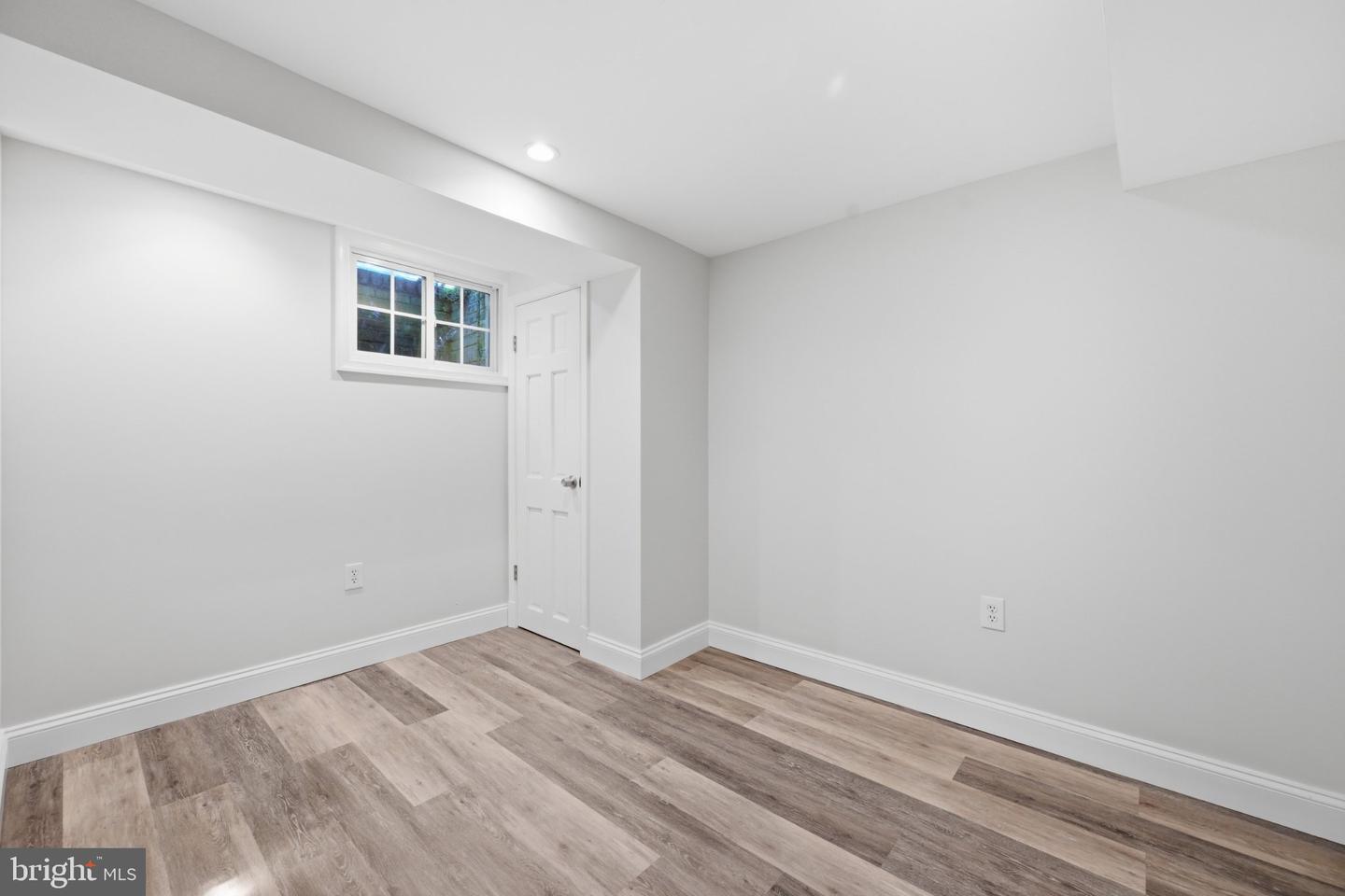 3155 Upland Ter Nw Property Photo 25