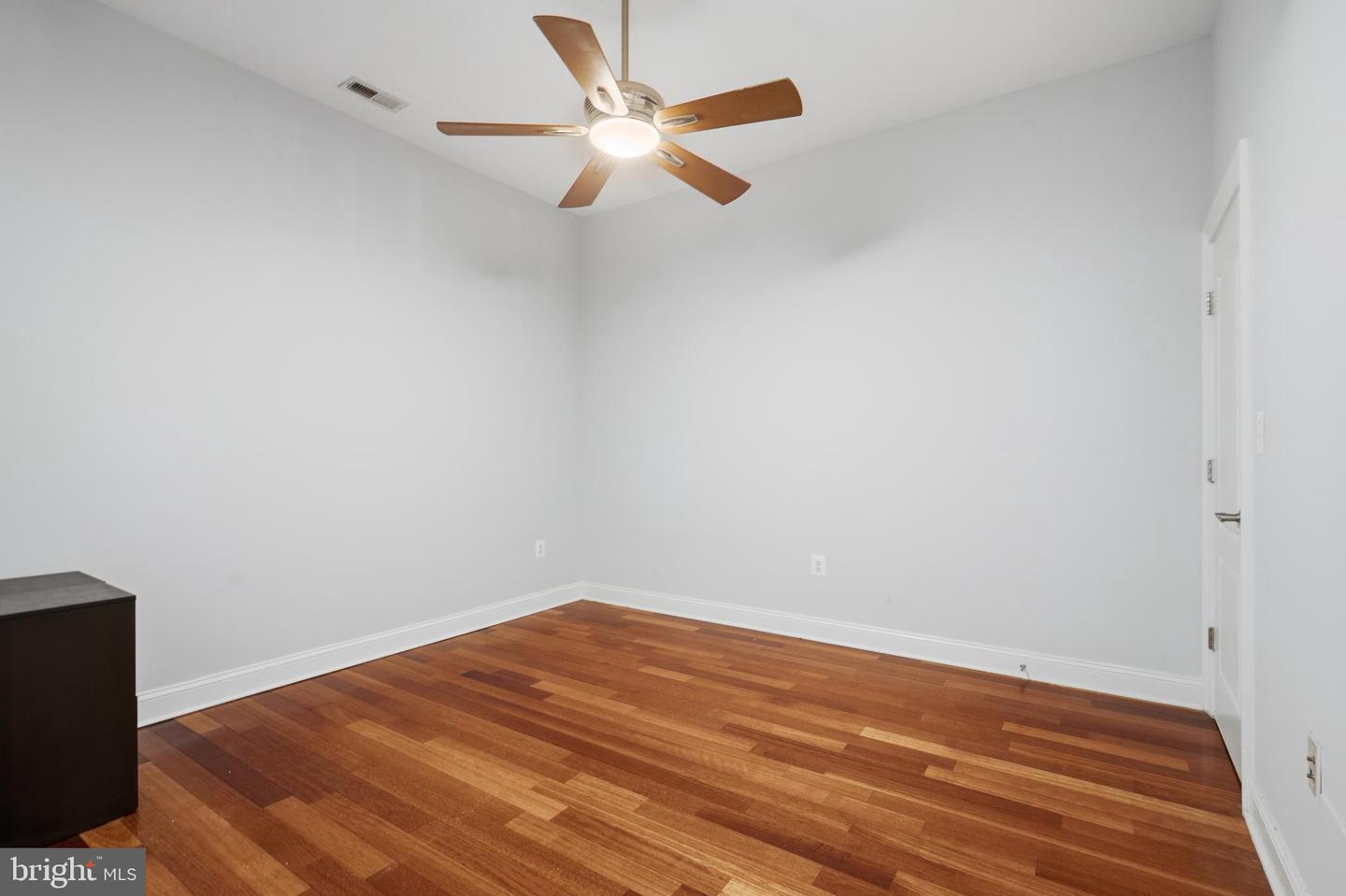 1427 Clifton St Nw #4 Property Photo 6
