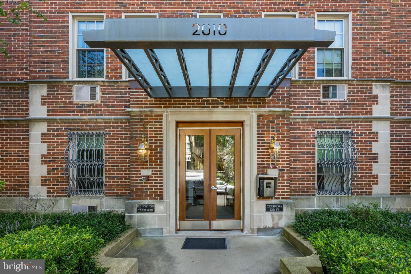2010 Kalorama Rd Nw #202 Property Photo 2