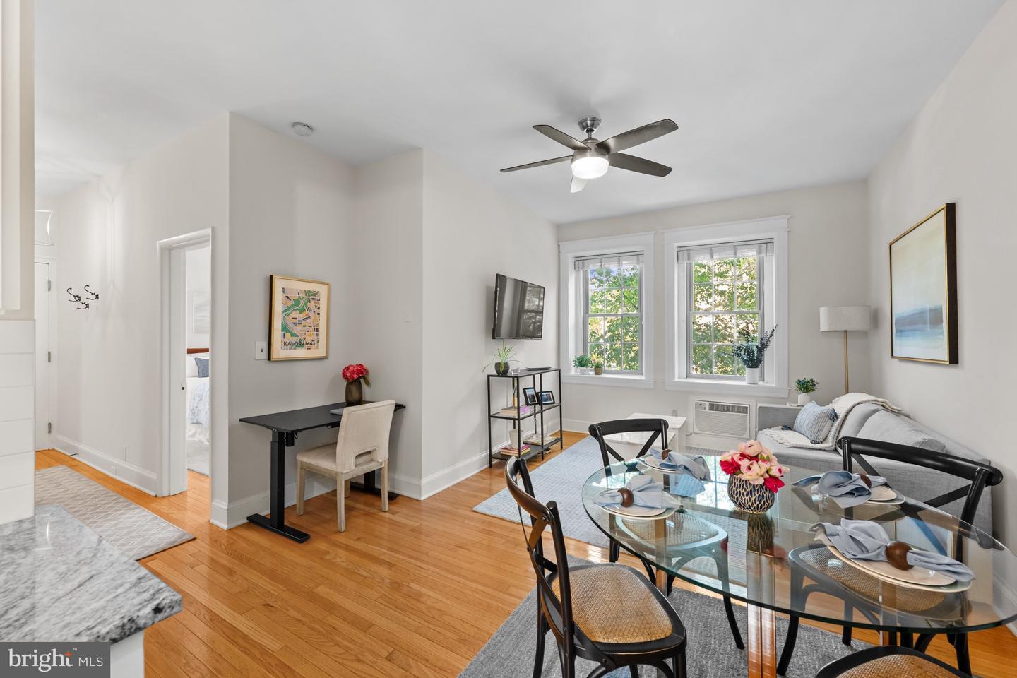 2010 Kalorama Rd Nw #202 Property Photo 5