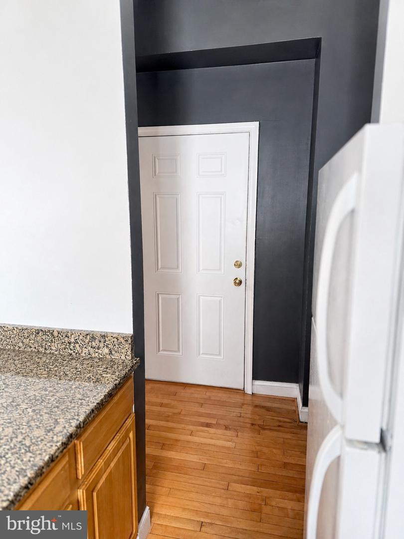 4202 Grant St Ne #302 Property Photo 4