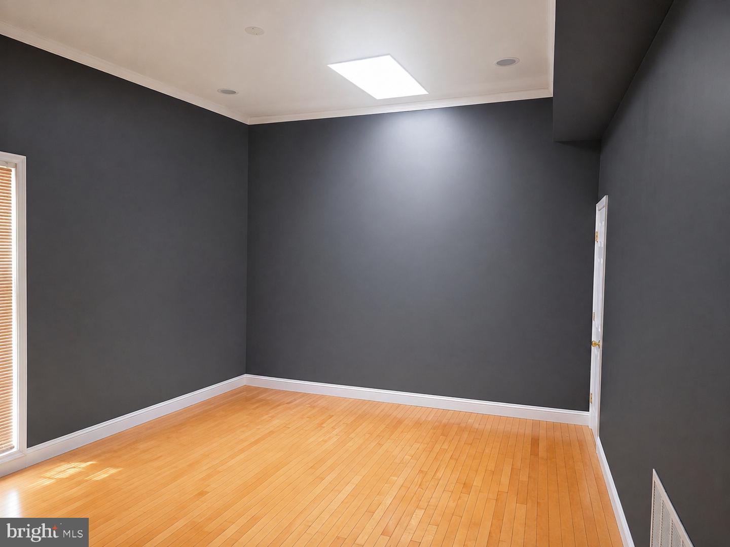 4202 Grant St Ne #302 Property Photo 5