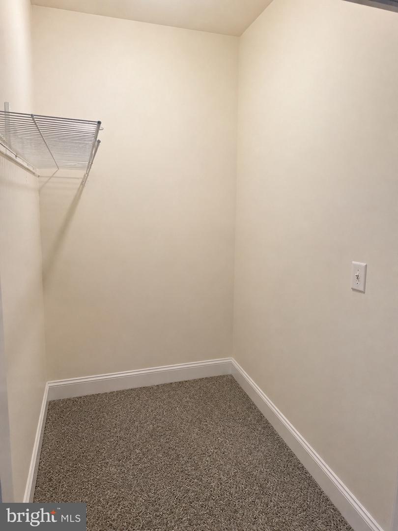 4202 Grant St Ne #302 Property Photo 8