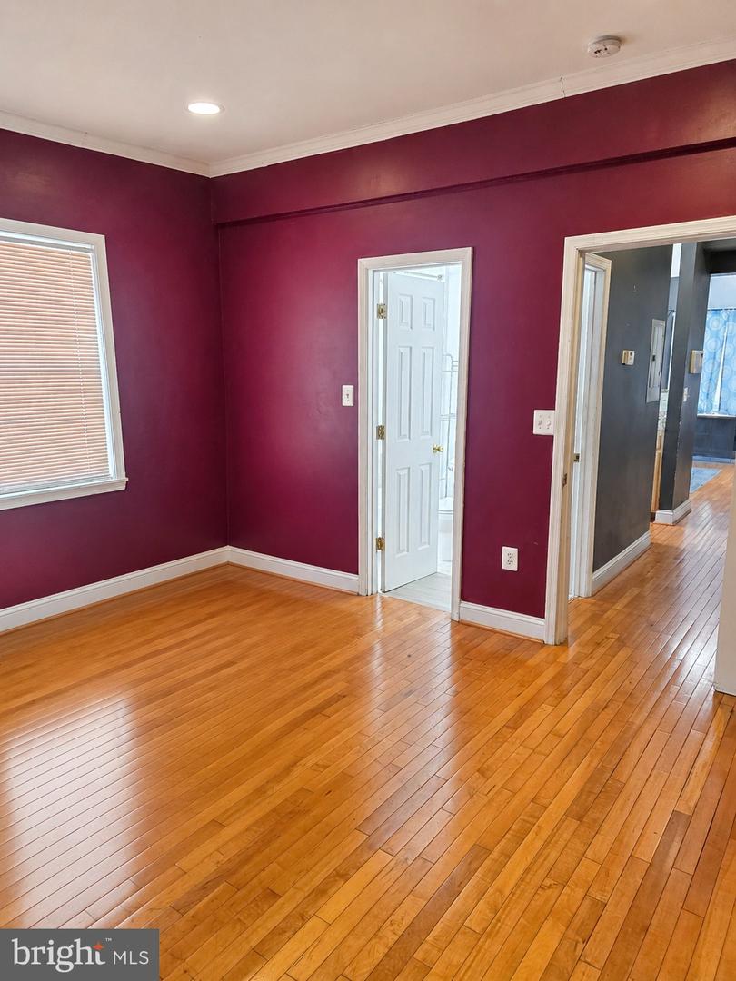 4202 Grant St Ne #302 Property Photo 10