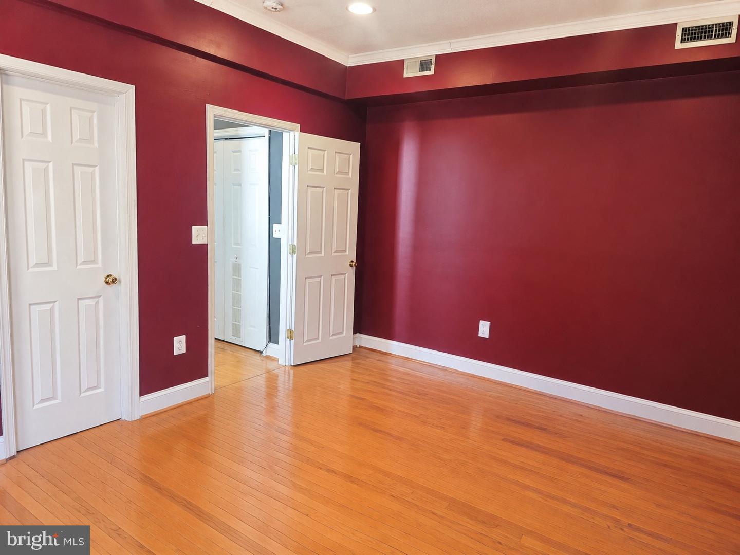 4202 Grant St Ne #302 Property Photo 12