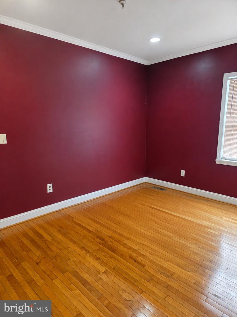 4202 Grant St Ne #302 Property Photo 13