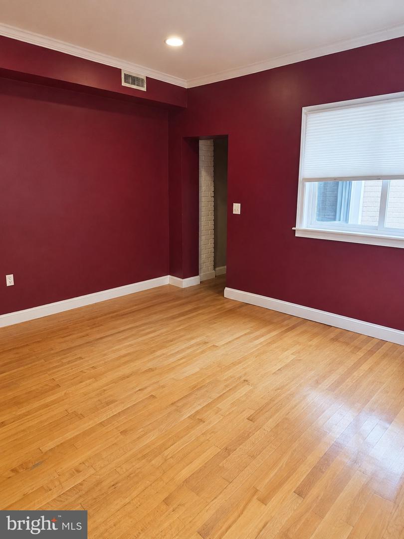 4202 Grant St Ne #302 Property Photo 14