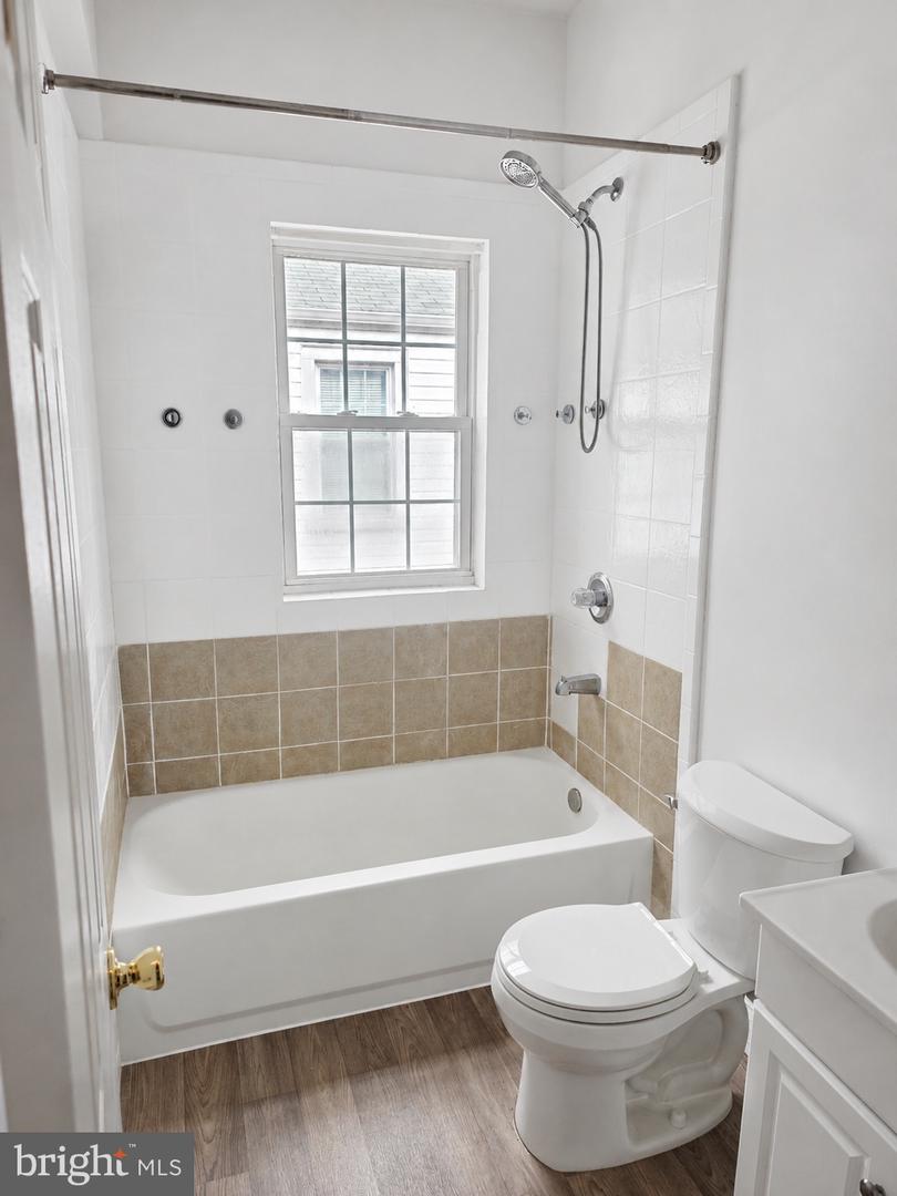 4202 Grant St Ne #302 Property Photo 16