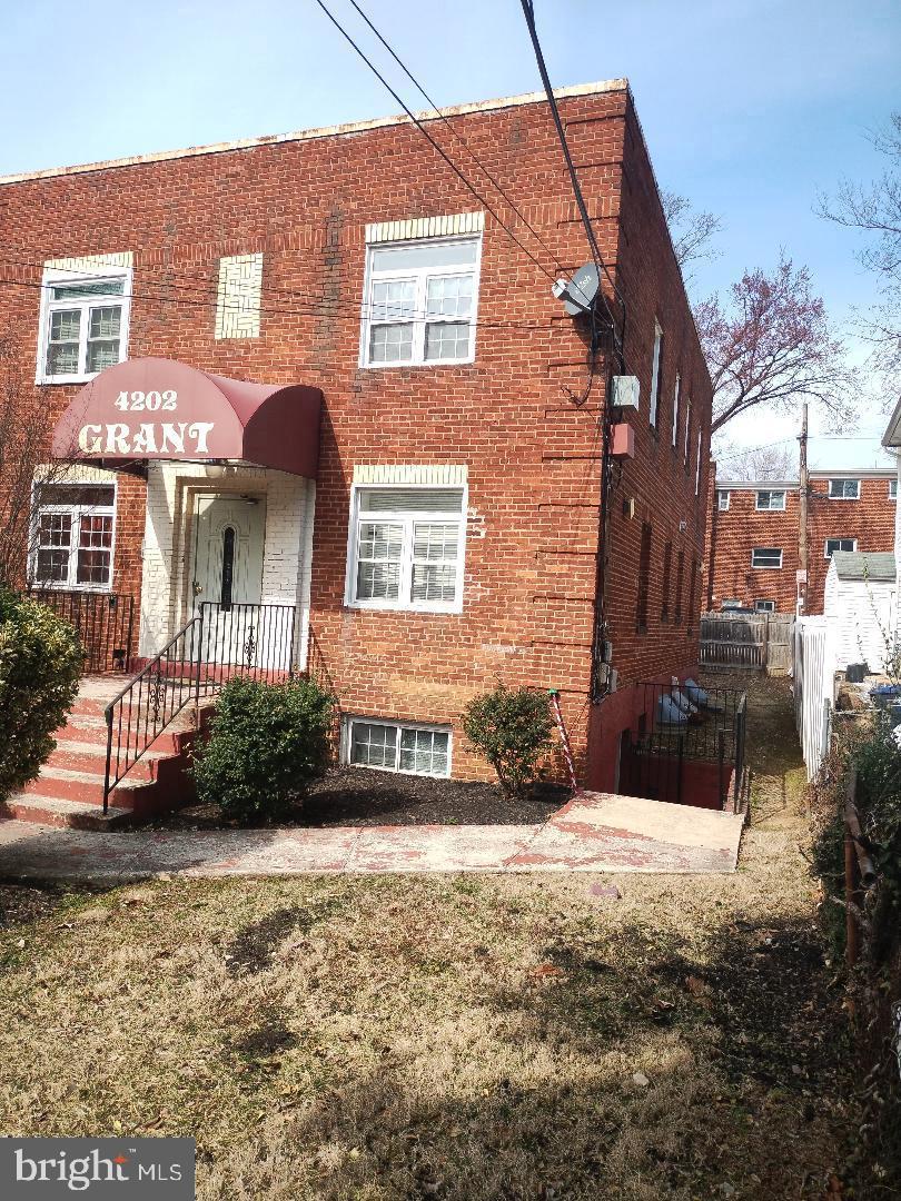 4202 Grant St Ne #302 Property Photo 18