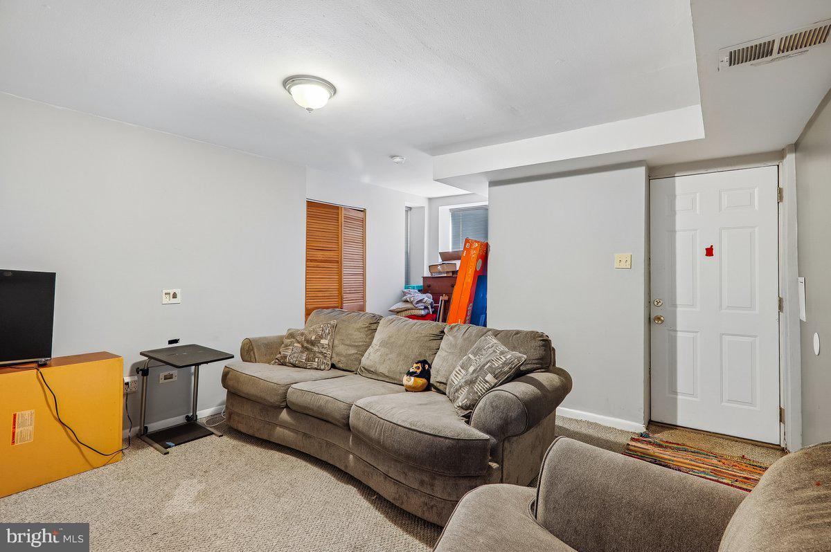 1018 F St Ne Property Photo 14