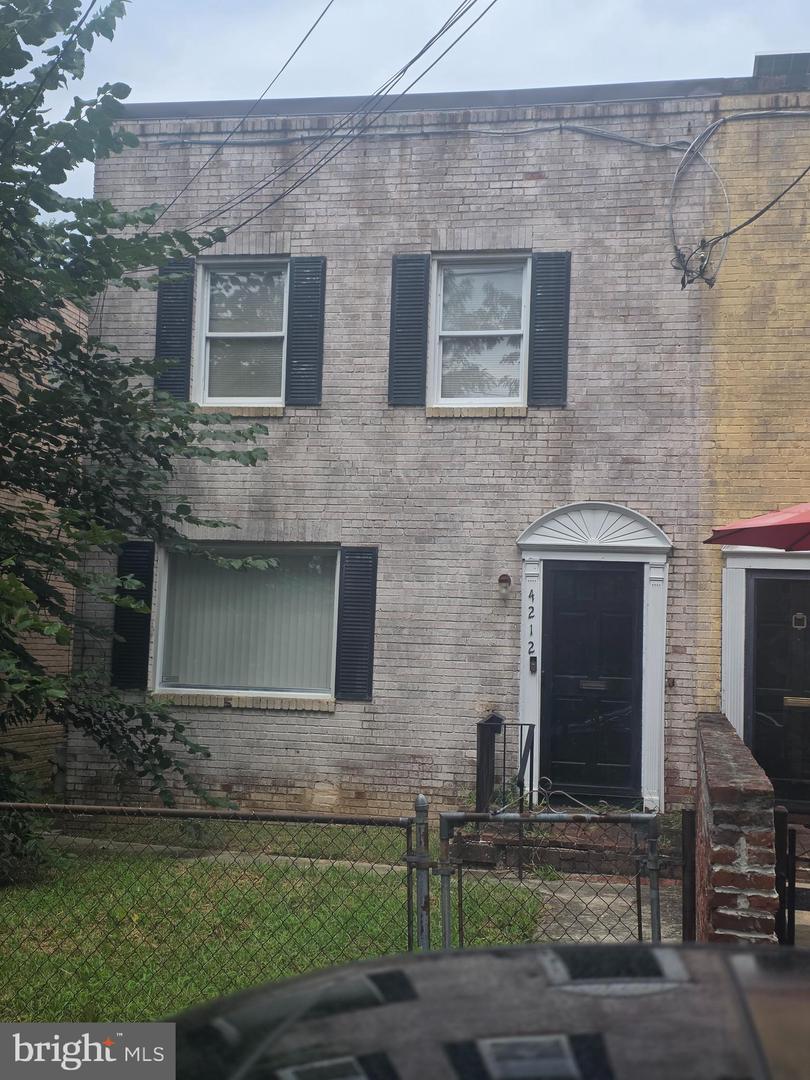 4212 Clay St Ne Property Photo 1