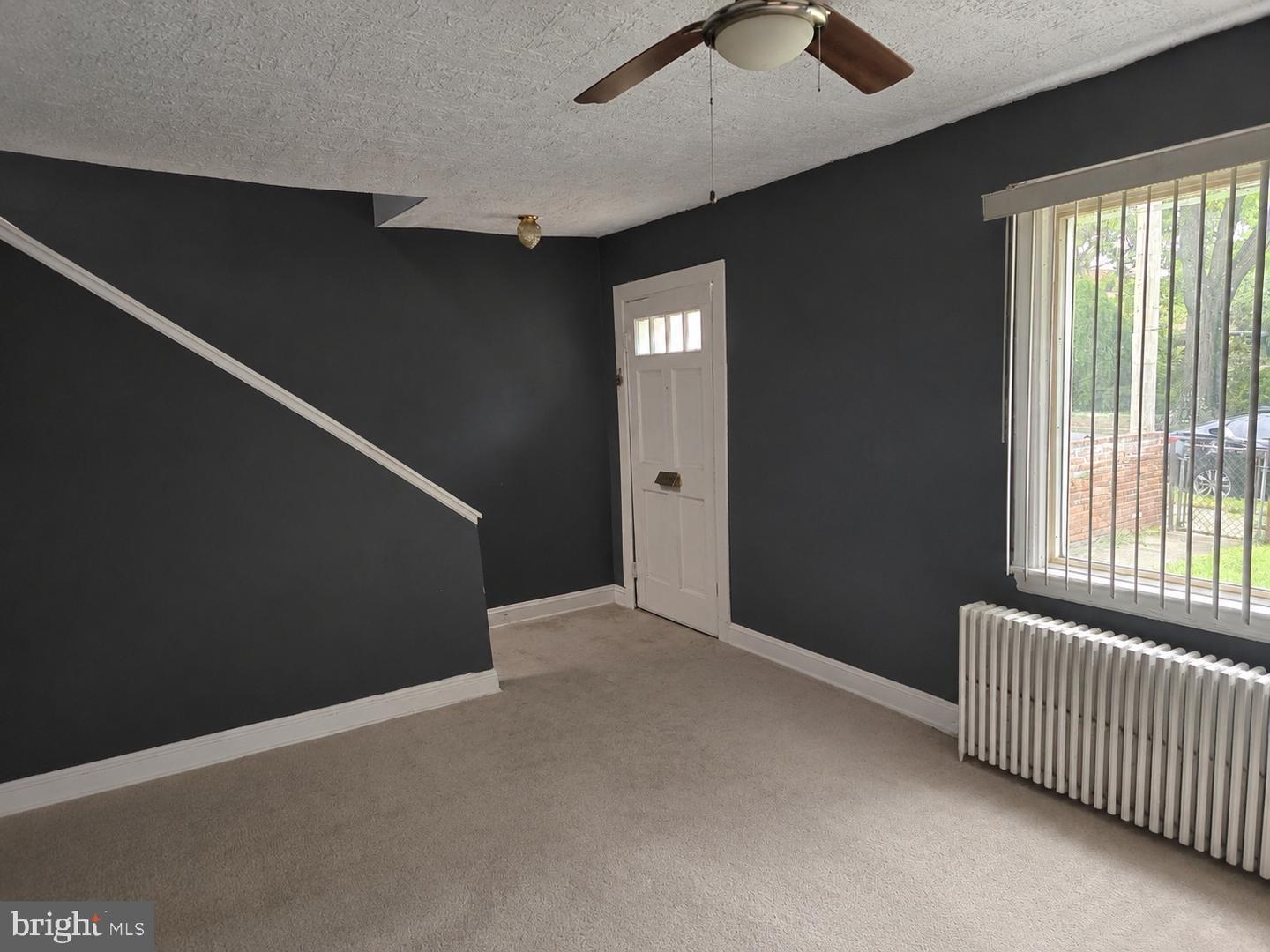 4212 Clay St Ne Property Photo 3