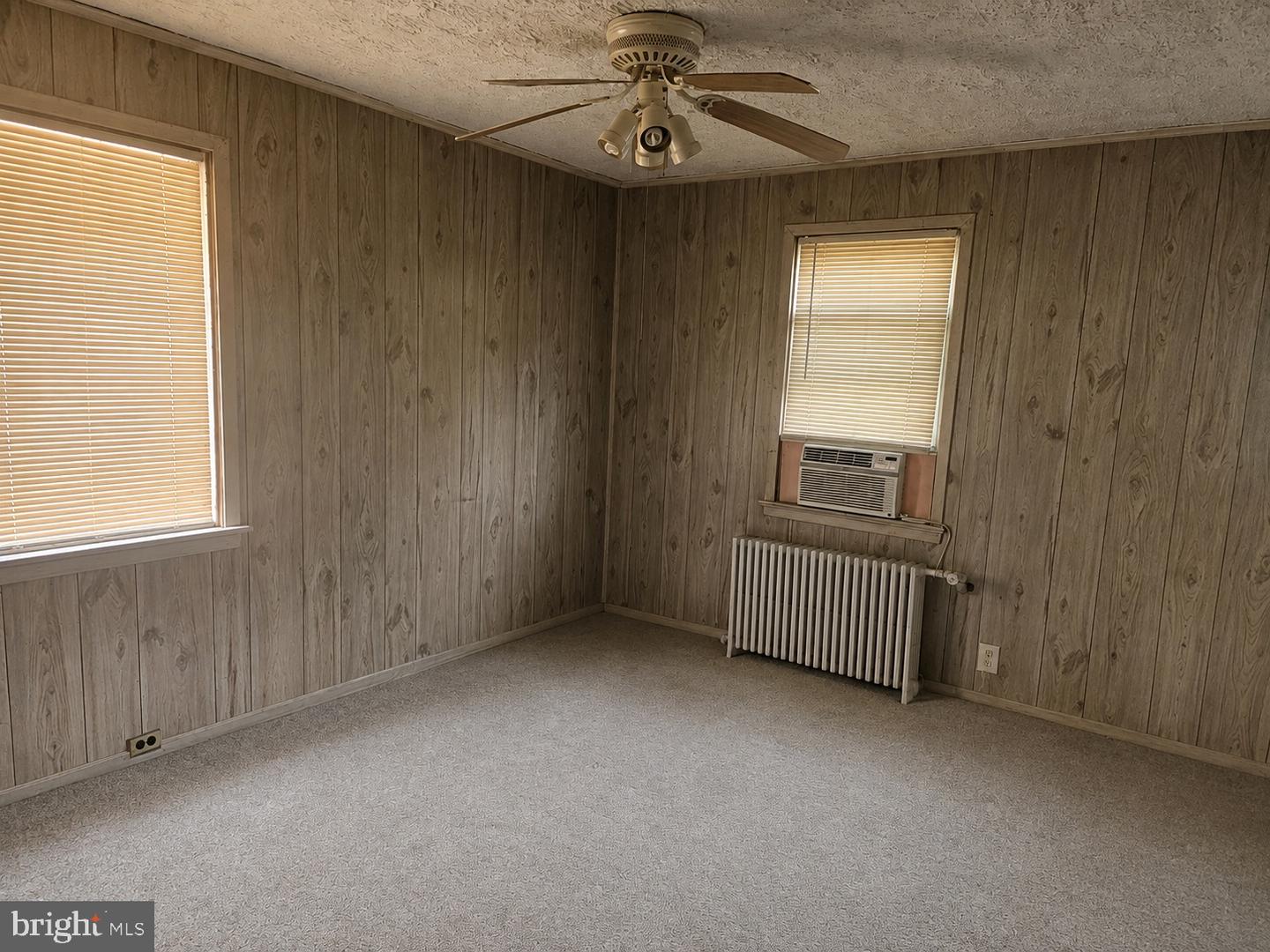 4212 Clay St Ne Property Photo 10