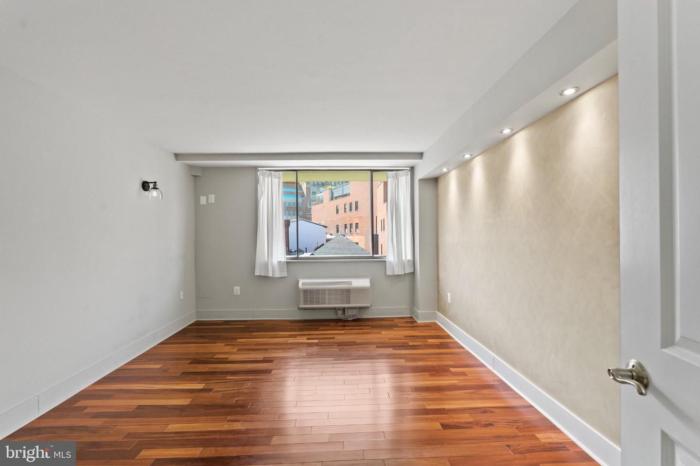 1325 18th St Nw #605 Property Photo 8