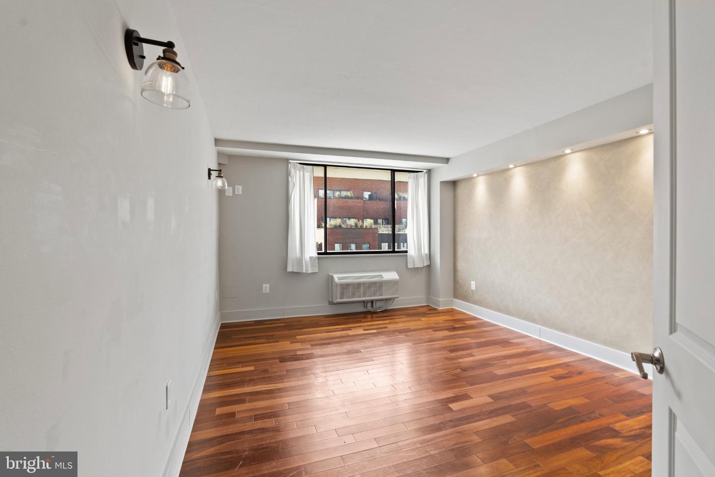 1325 18th St Nw #605 Property Photo 9