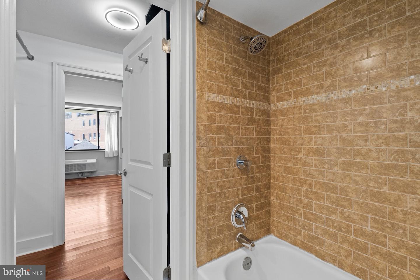 1325 18th St Nw #605 Property Photo 11